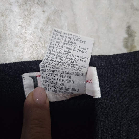 R & K Originals Size 14 Black Floral Embroidered Button Down Knit Top - Picture 4 of 7